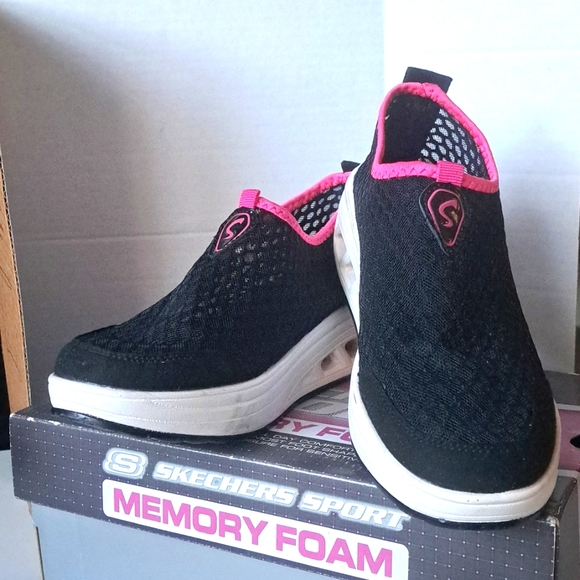 Skechers Black with Pink Trim Euro Size 41/ US 8 Slip On Mesh Uppers Lightweight - Picture 5 of 9